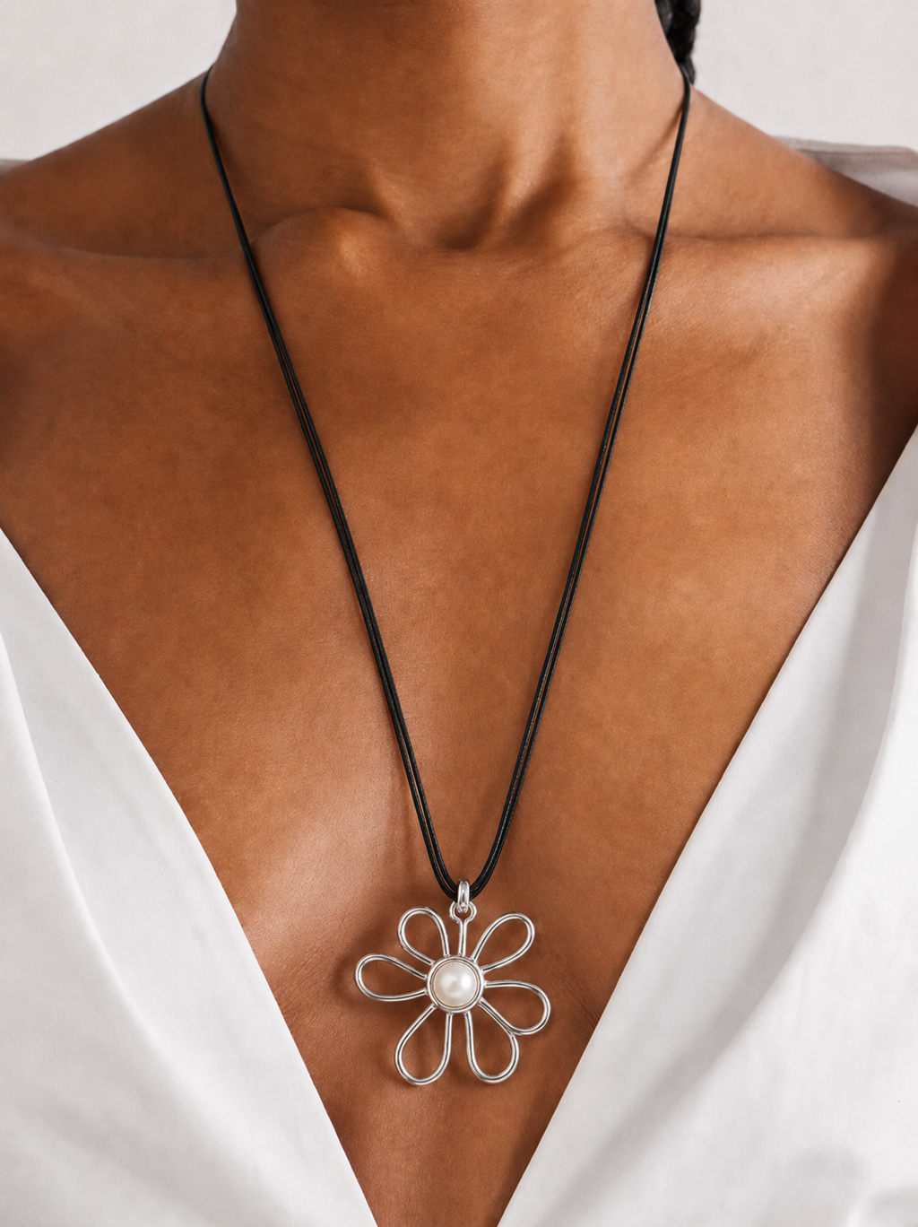 Silver Flower Pendant Necklace – Flor Pop